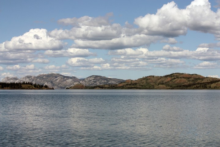 lake-laberge-85694_1920